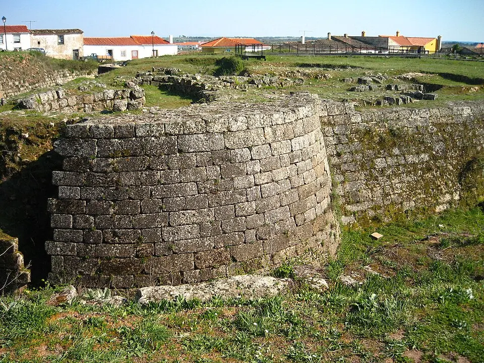 Bild: Dinah Raphael · CC BY-SA 3.0 Castelo de Almeida