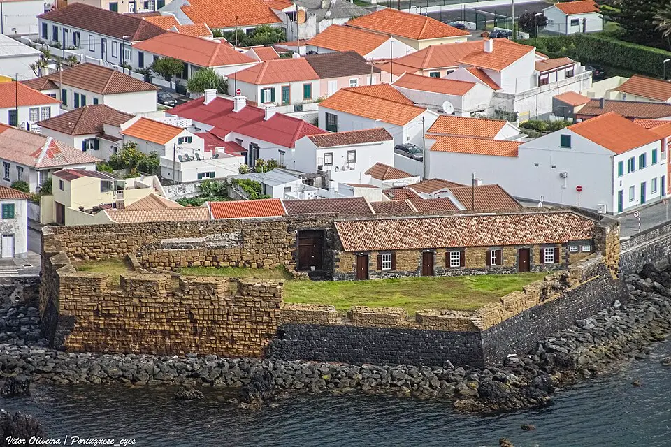 Bild: Vitor Oliveira from Torres Vedras, PORTUGAL · CC BY-SA 2.0 Forte de São Sebastião da Horta