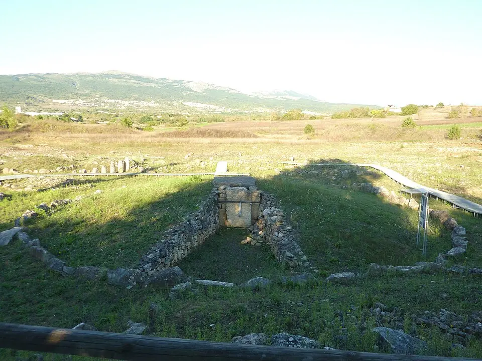 nécropole de Fossa