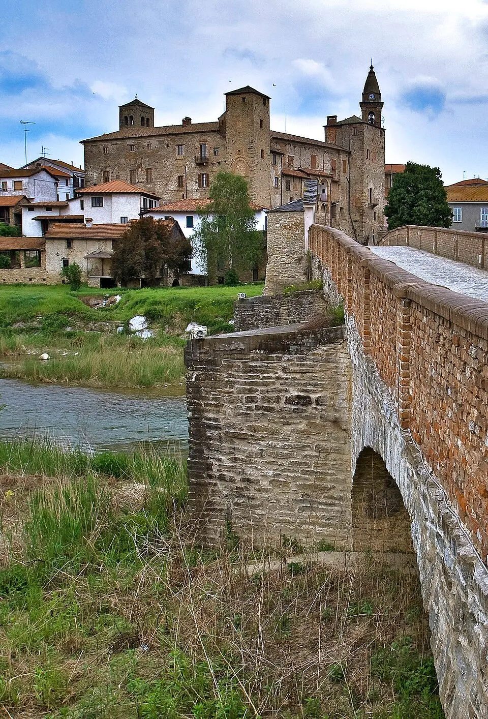 Castello di Monastero Bormida