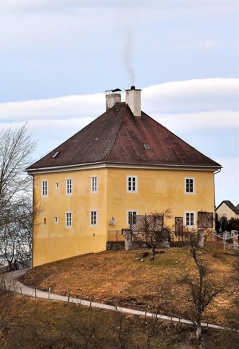 Bild: Johann Jaritz · CC BY-SA 3.0 AT Pfarrhof