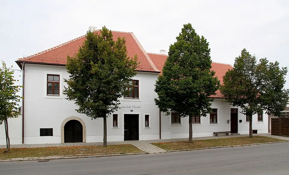 Bild: C.Stadler/Bwag · CC BY-SA 3.0 Pfarrhof