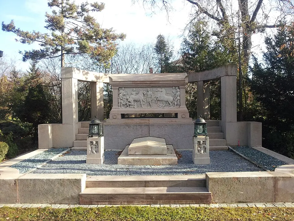 Bild: Gugganij (talk) · CC BY-SA 3.0 AT Grabdenkmal/Epitaph, Gustav Koller