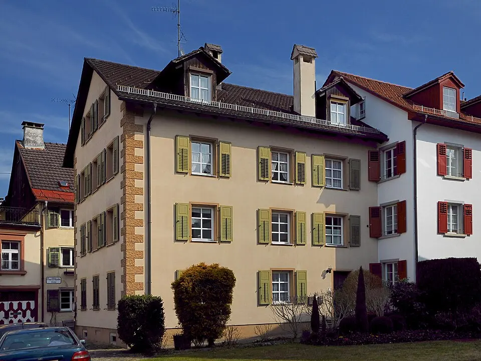 Graf-Wilhelm-Straße 2