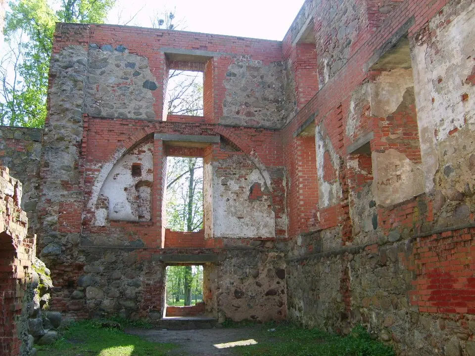 Bild: Semigall · Public domain Ordensburg Grobin