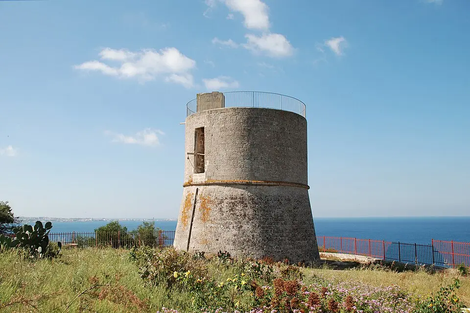 Bild: Fabrizio Garrisi · CC BY-SA 4.0 Torre dell'Alto Lido