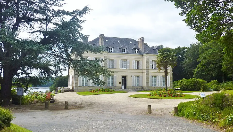 château de Locguénolé
