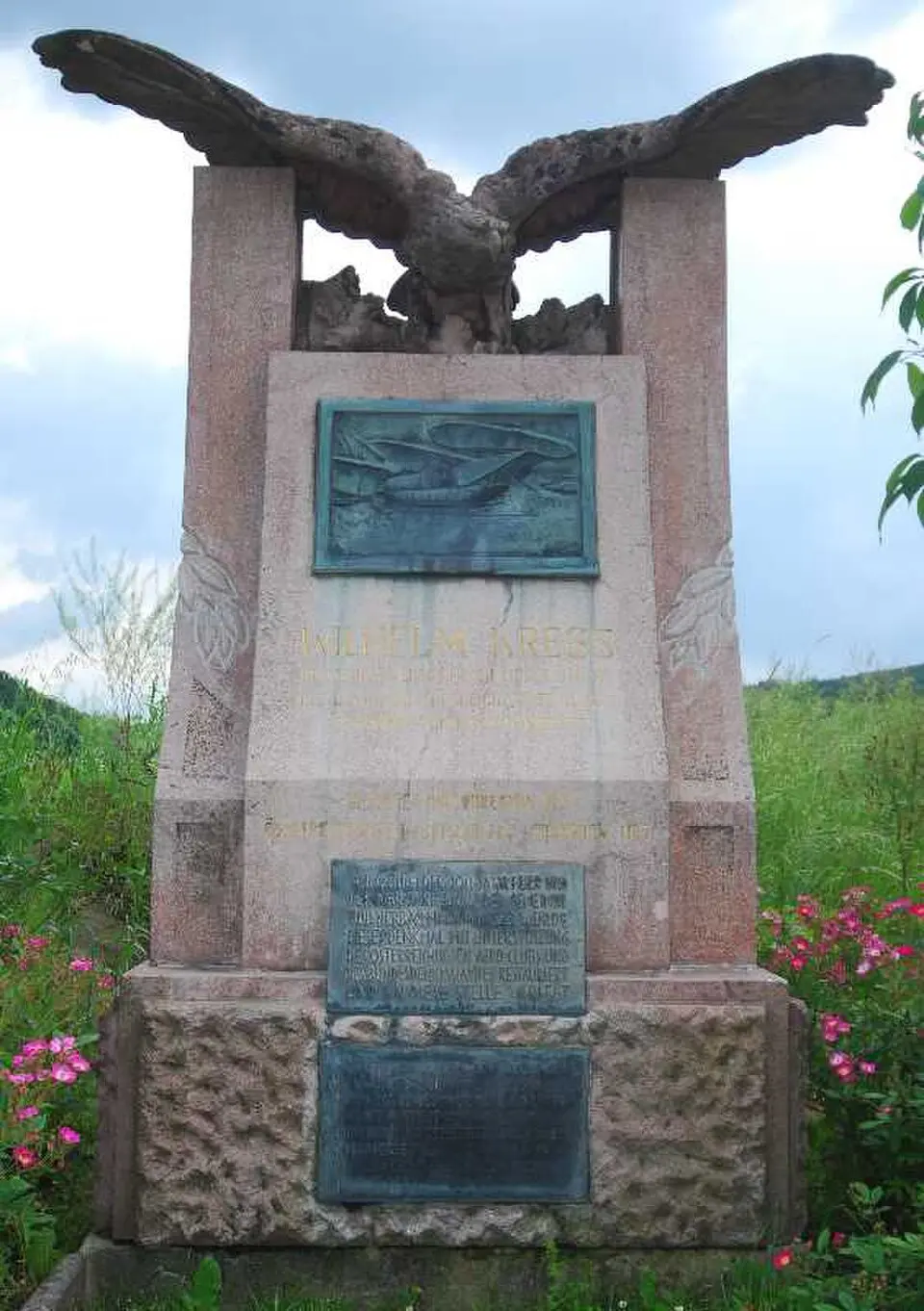 Obrázek: GuentherZ · CC BY-SA 3.0 Wilhelm-Kress-Denkmal