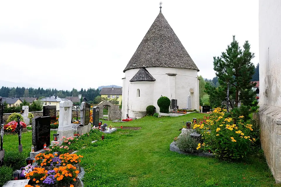 Friedhof mit Karner
