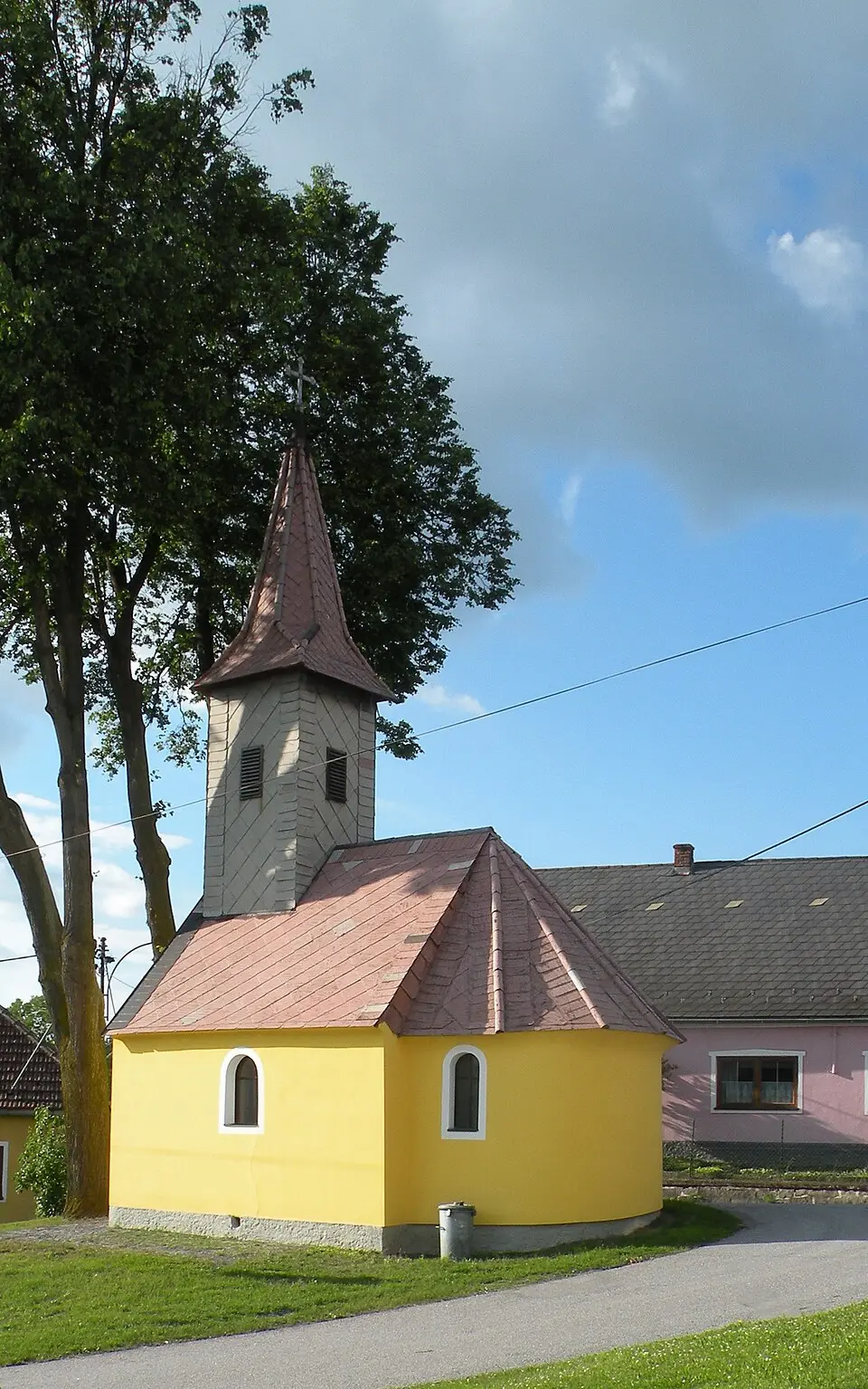 Bild: Pfeifferfranz · CC BY-SA 3.0 Ortskapelle Guttenbrunn