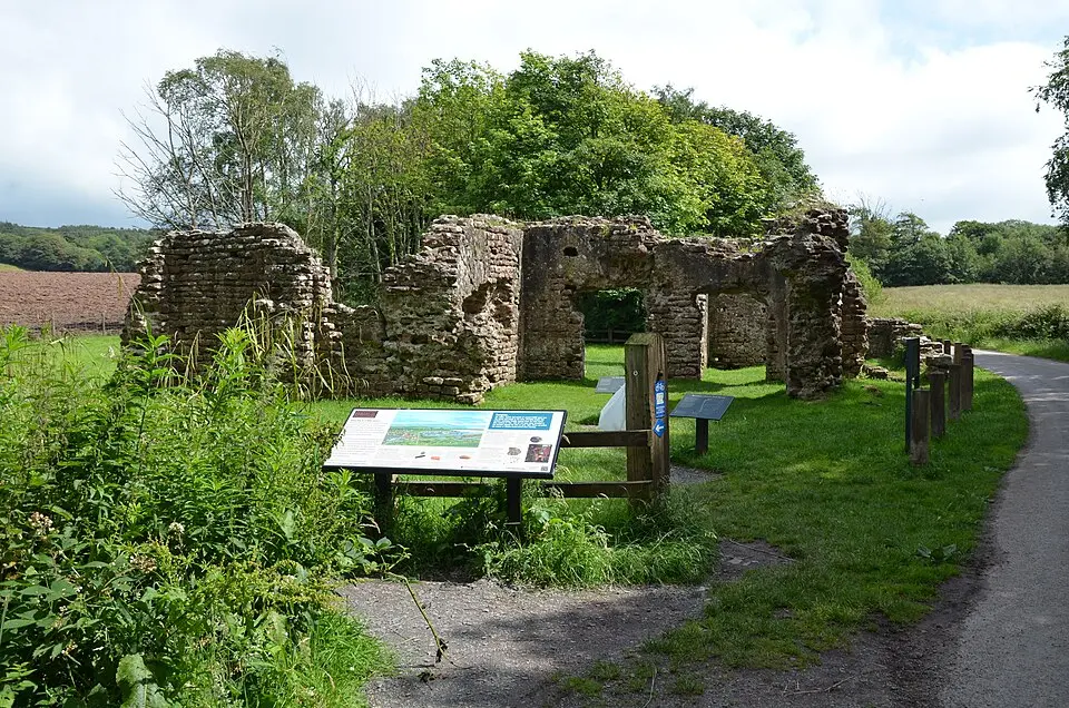 Bild: Carole Raddato from FRANKFURT, Germany · CC BY-SA 2.0 römisches Badehaus Ravenglass