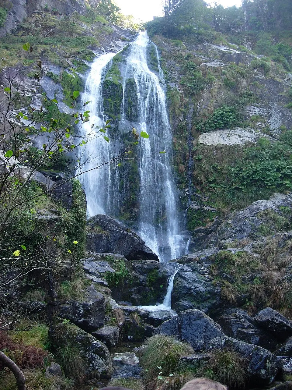 Bild: Naranjaazul · Public domain Fervenza do Belelle