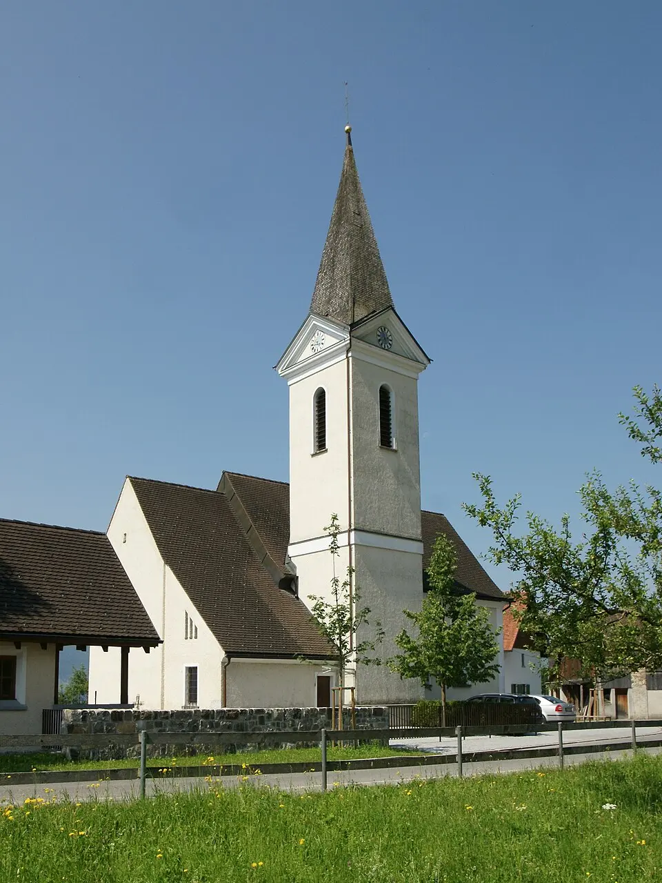 Bild: böhringer friedrich · CC BY-SA 2.5 Pfarrkirche Düns