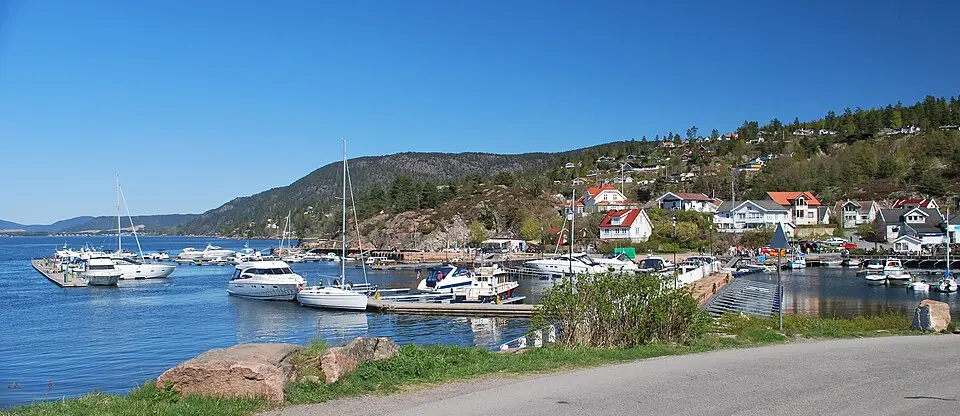 Bild: Helge Høifødt · CC BY-SA 3.0 Holmsbu