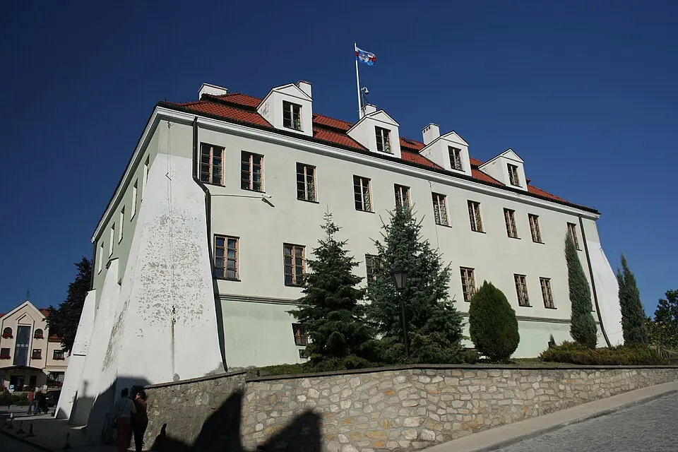 Dawny klasztor dominikanów, obecnie Urząd Miasta, poł. XVII w.