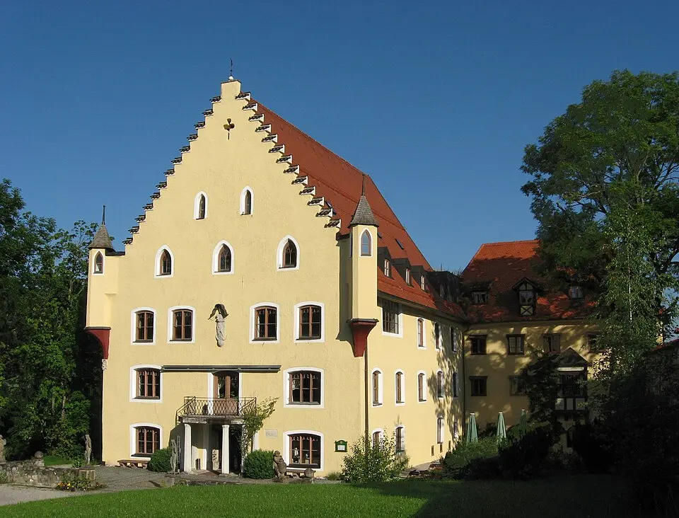 Bild: LoKiLeCh · CC BY-SA 3.0 Schloss Hopferau
