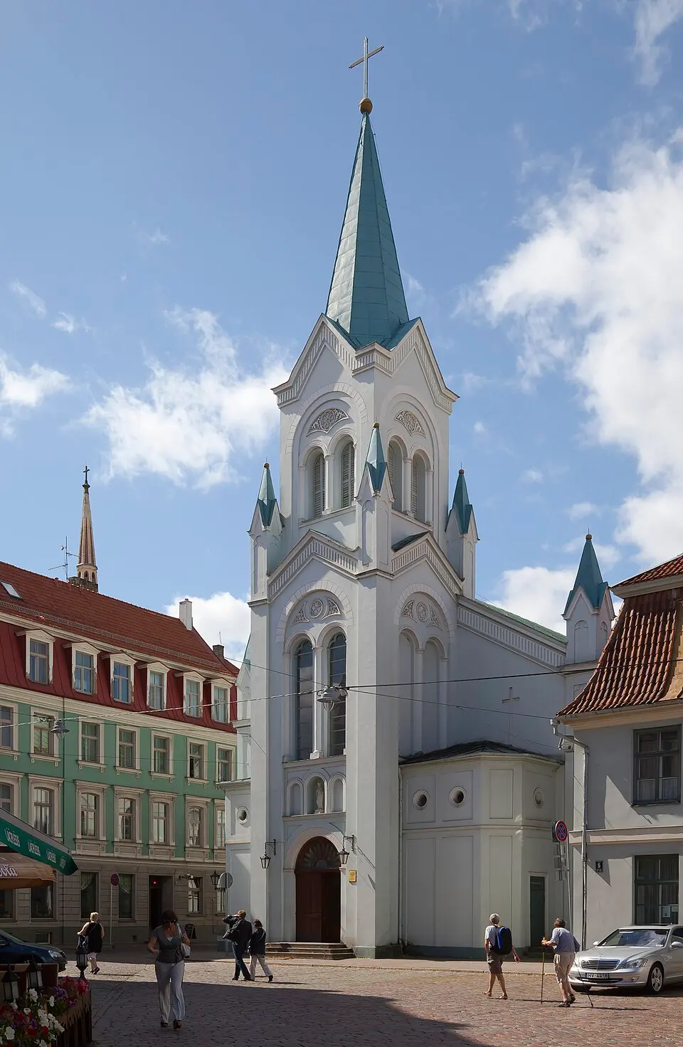 Bild: Diego Delso · CC BY-SA 3.0 Mutter-Gottes-der-Schmerzen-Kirche