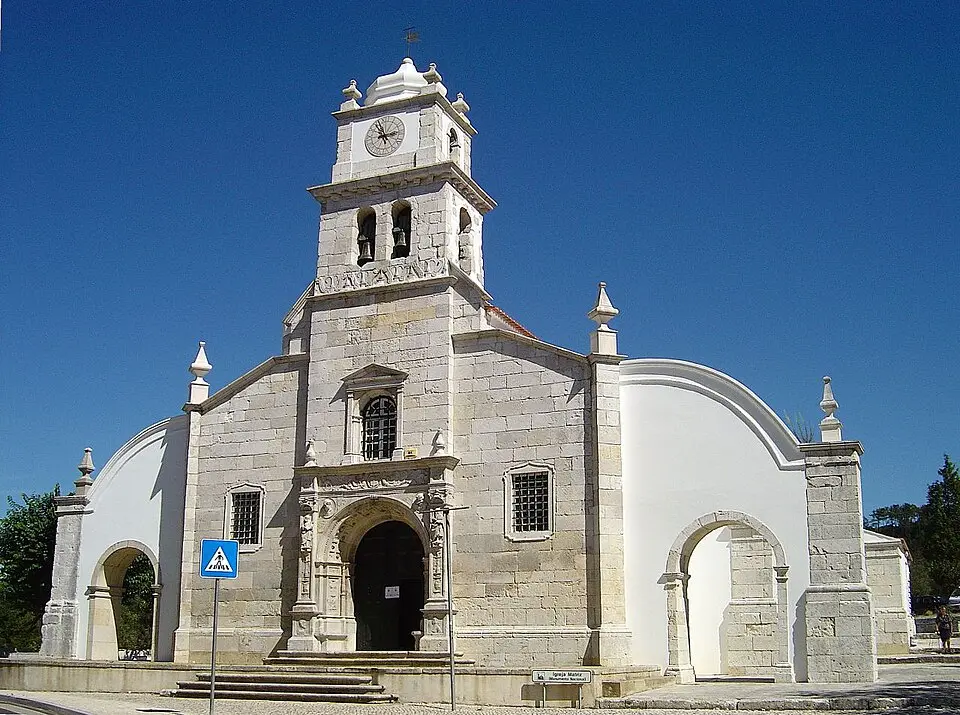 Bild: Vitor Oliveira from Torres Vedras, PORTUGAL · CC BY-SA 2.0 Igreja da Atalaia