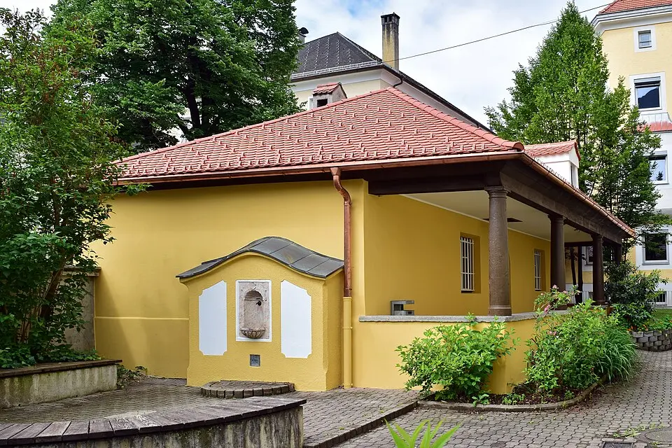 Gartenhaus südlich des Luise-Wallnöfer-Hauses
