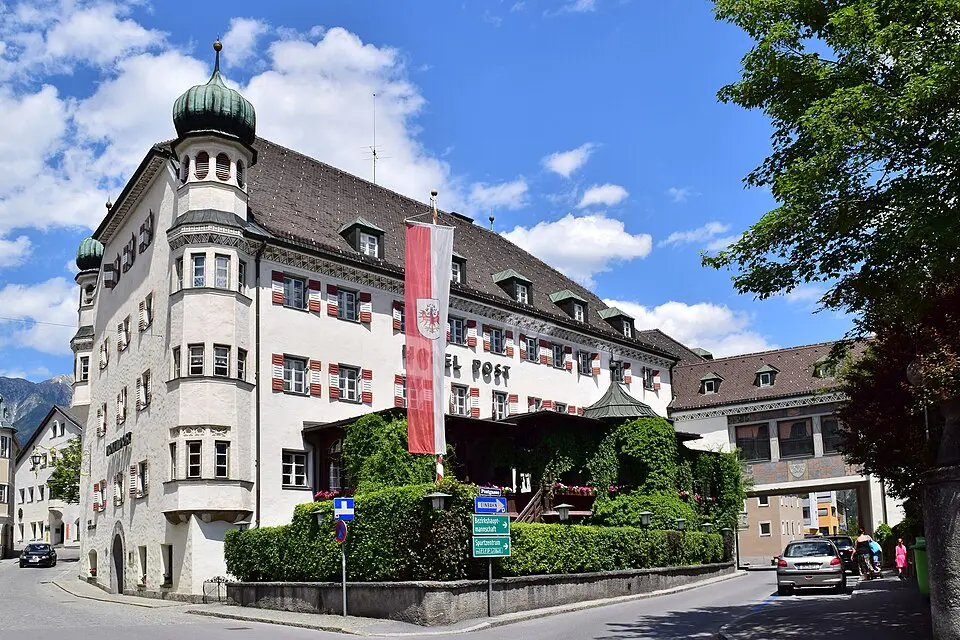 Slika: Haeferl · CC BY-SA 3.0 AT Hotel Post, ehem. Ansitz Sprengenstein
