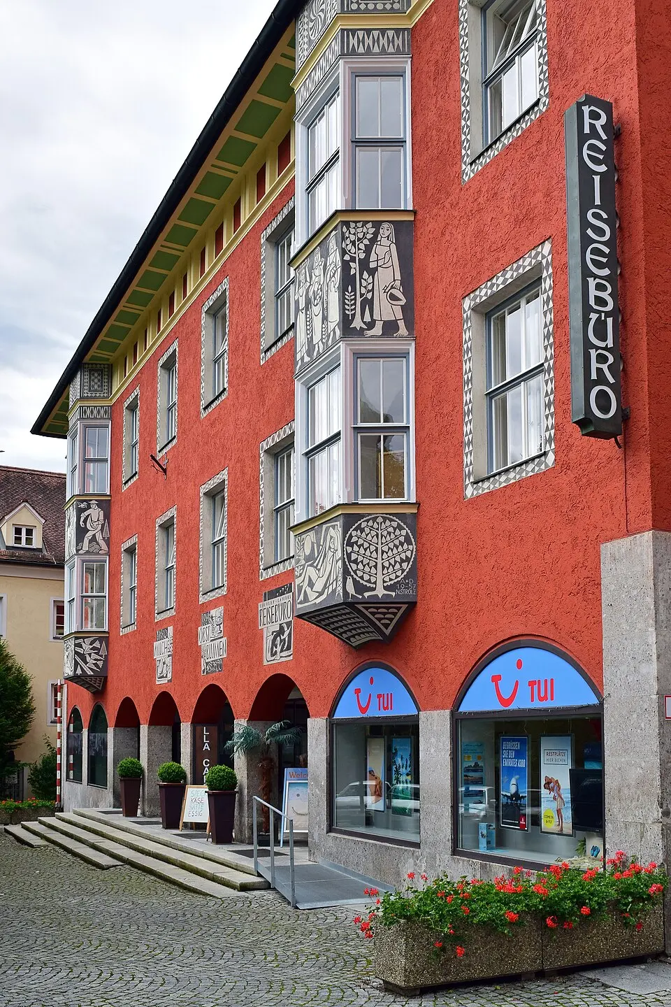 Slika: Haeferl · CC BY-SA 3.0 Landesreisebüro und Nebengebäude