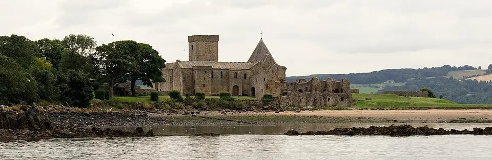 Bild: Rianess · CC BY-SA 3.0 Inchcolm Abbey