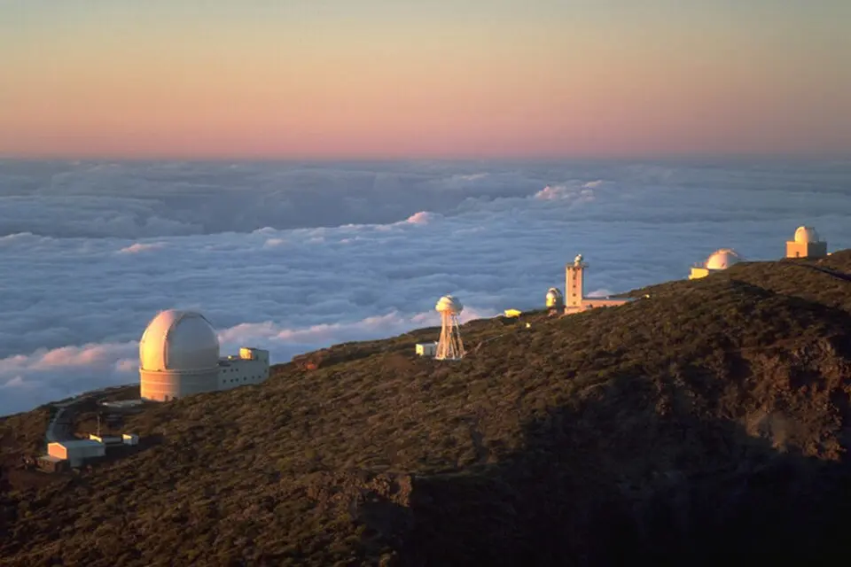 Image: Bob Tubbs · Public domain observatoire du Roque de los Muchachos
