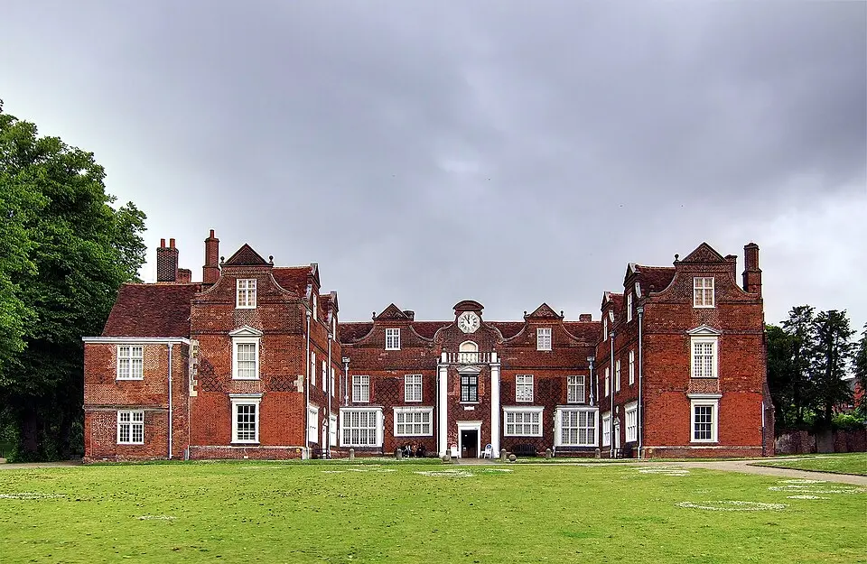 Obrázek: Velvet · CC BY-SA 3.0 Christchurch Park