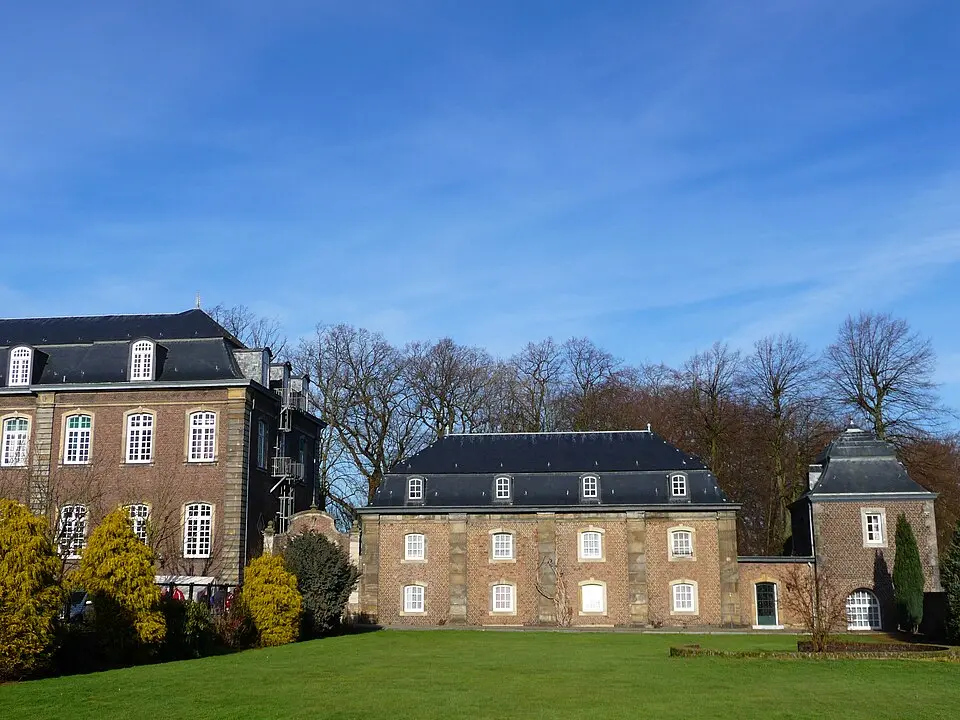 Bild: Rododendron at nl.wikipedia · CC BY-SA 3.0 abdijgebouwen Abdij Rolduc