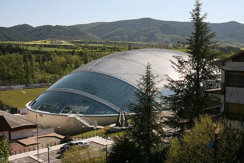 Bild: Christian Eckhardt · Public domain Pabellón de Hielo de Jaca