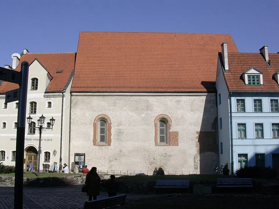 Bild: Jānis U. at Latvian Wikipedia · Public domain Svētā Jura baznīca