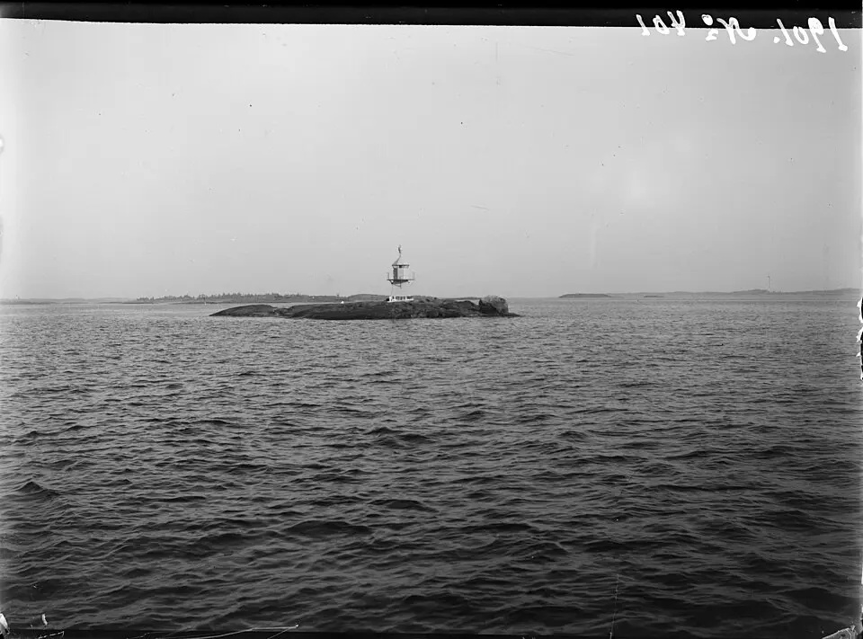Kalvholm lighthouse