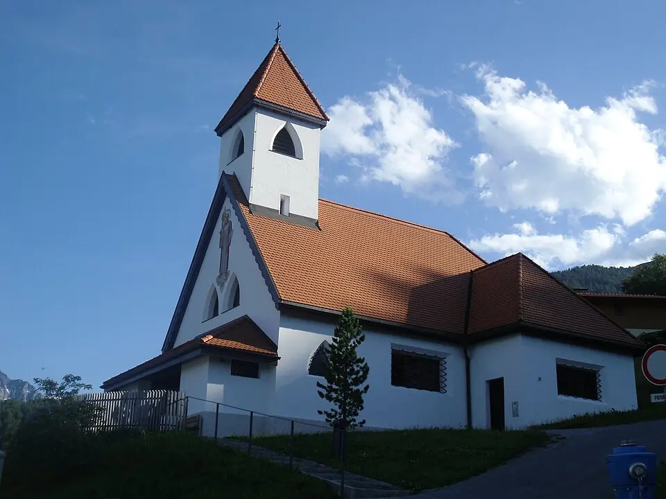 Bild: Alletto (talk) · CC BY-SA 3.0 AT Kath. Filialkirche Herz-Jesu