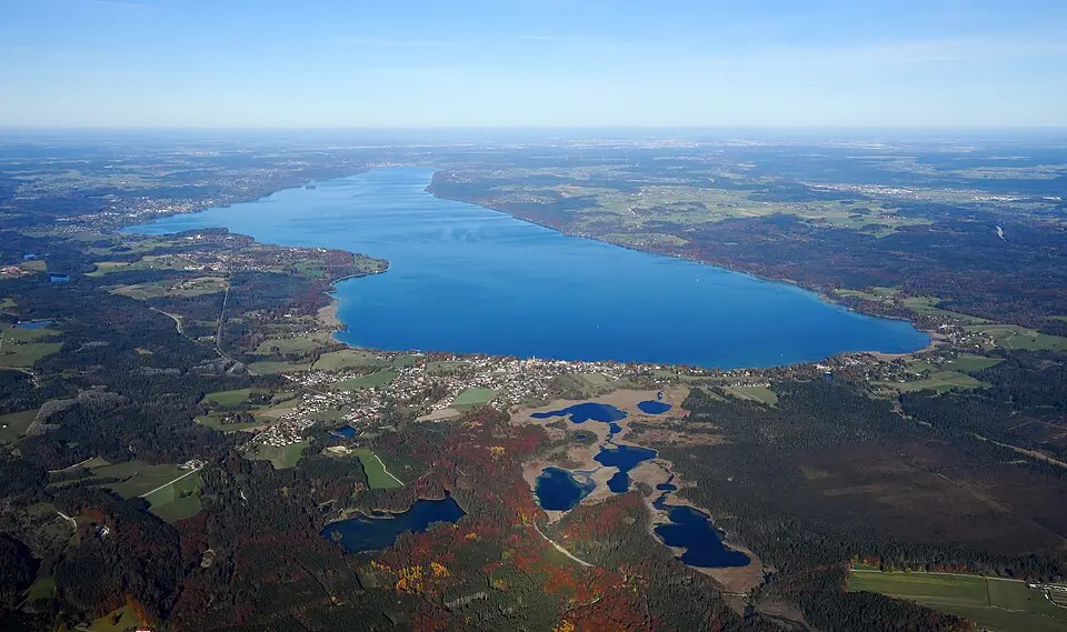 Image: Carsten Steger · CC BY-SA 4.0 Lake Starnberg