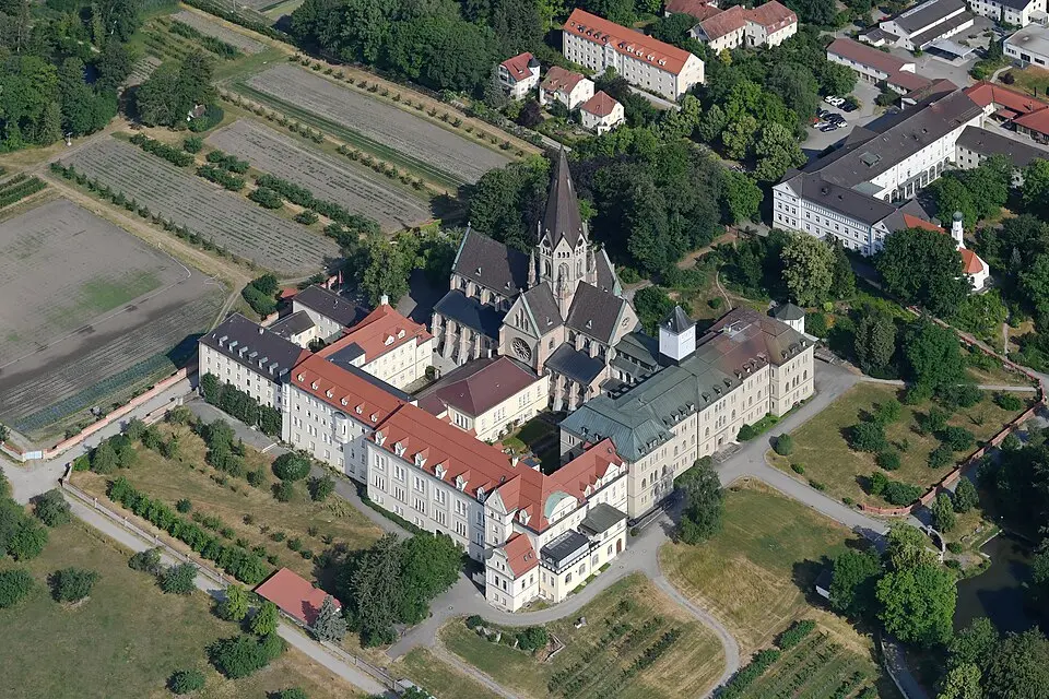 Immagine: Carsten Steger · CC BY-SA 4.0 Erzabtei Sankt Ottilien