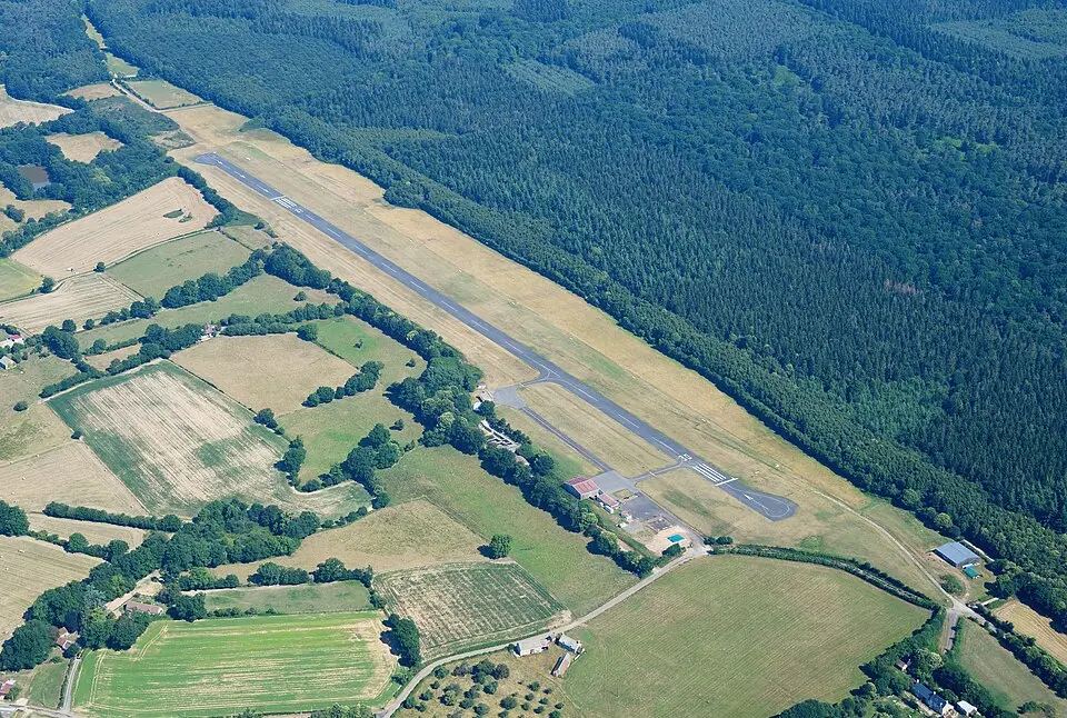 aérodrome de Bagnoles-de-l'Orne - Couterne