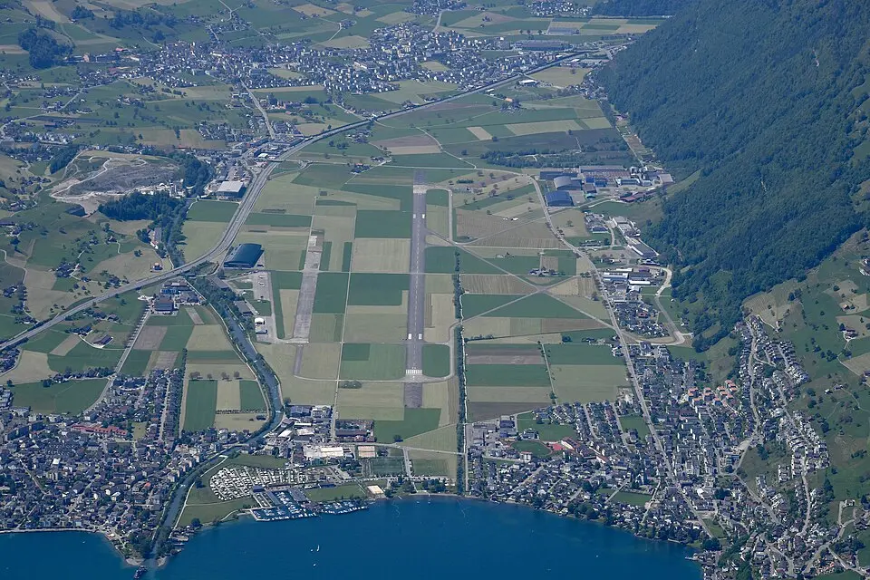 Bild: Carsten Steger · CC BY-SA 4.0 Flugplatz Buochs