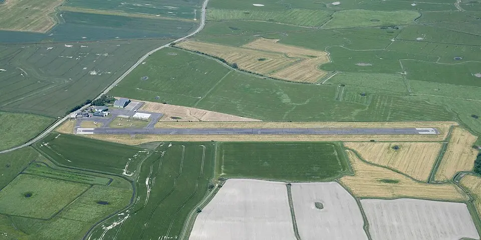 Bild: Carsten Steger · CC BY-SA 4.0 Flugplatz St. Peter-Ording