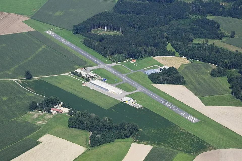 Immagine: Carsten Steger · CC BY-SA 4.0 Flugplatz Schärding-Suben