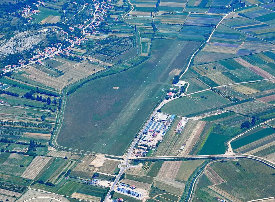 Bild: Carsten Steger · CC BY-SA 4.0 Flugplatz Sinj