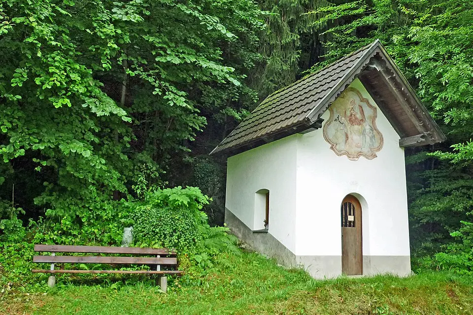 Bild: SchiDD · CC BY-SA 4.0 Flur-/Wegkapelle, hl. Apollonia