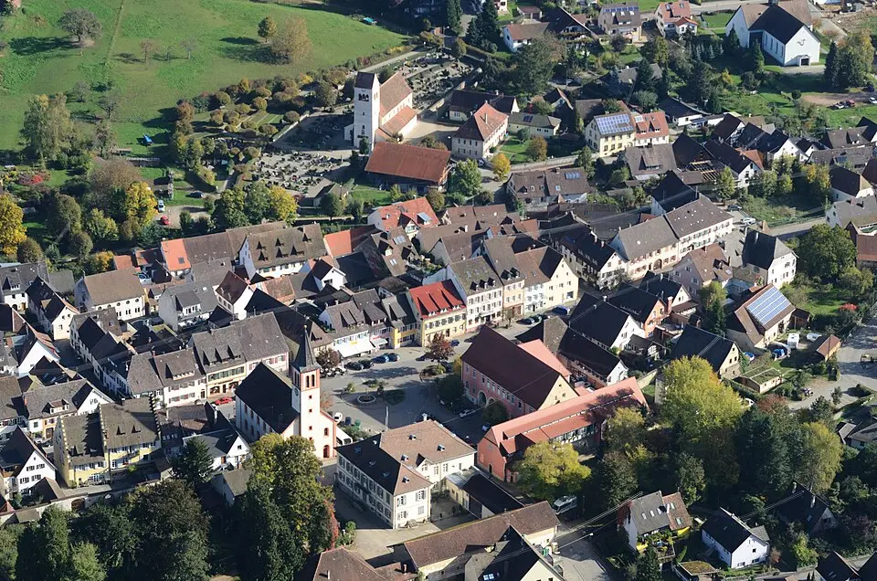 Bild: Taxiarchos228 · CC BY 3.0 Sulzburg