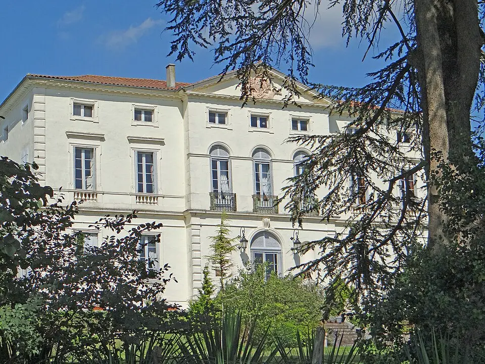 Image: Jacques MOSSOT · CC BY-SA 3.0 château de Saint-Sulpice
