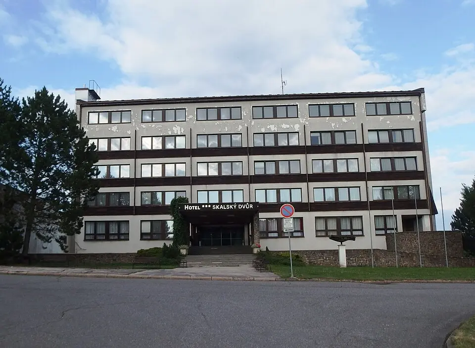 Skalský Dvůr