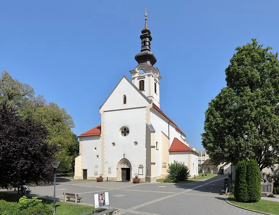 Bild: C.Stadler/Bwag · CC BY-SA 4.0 Stadtpfarrkirche Leibnitz
