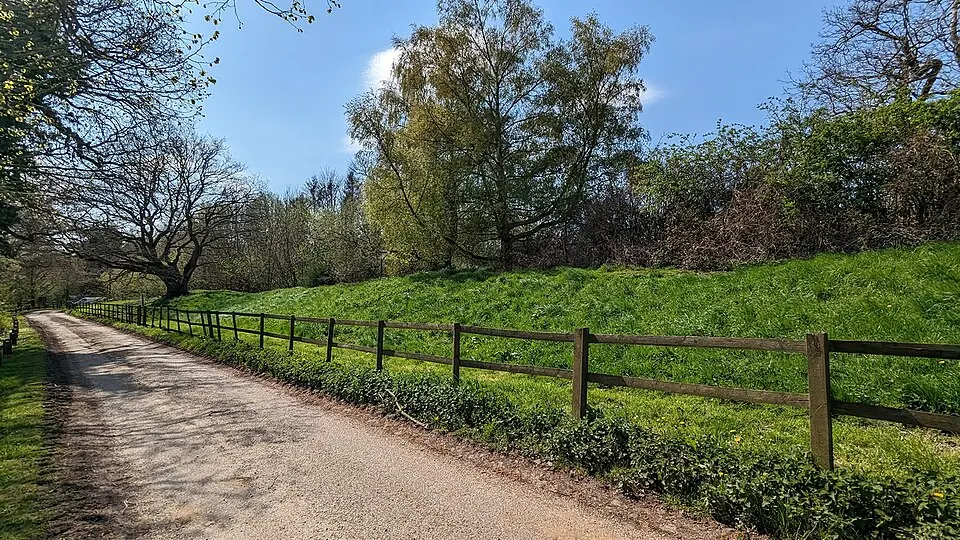 Moat Farm Dyke: a northern extension of Lexden Dyke; part of the Iron Age territorial oppidum and Romano-British town of Camulod