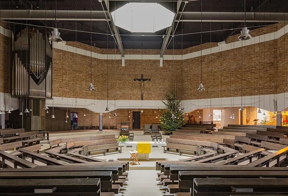 Obrázek: Isiwal · CC BY-SA 4.0 Kath. Pfarrkirche hl. Michael (Neue Pfarrkirche)