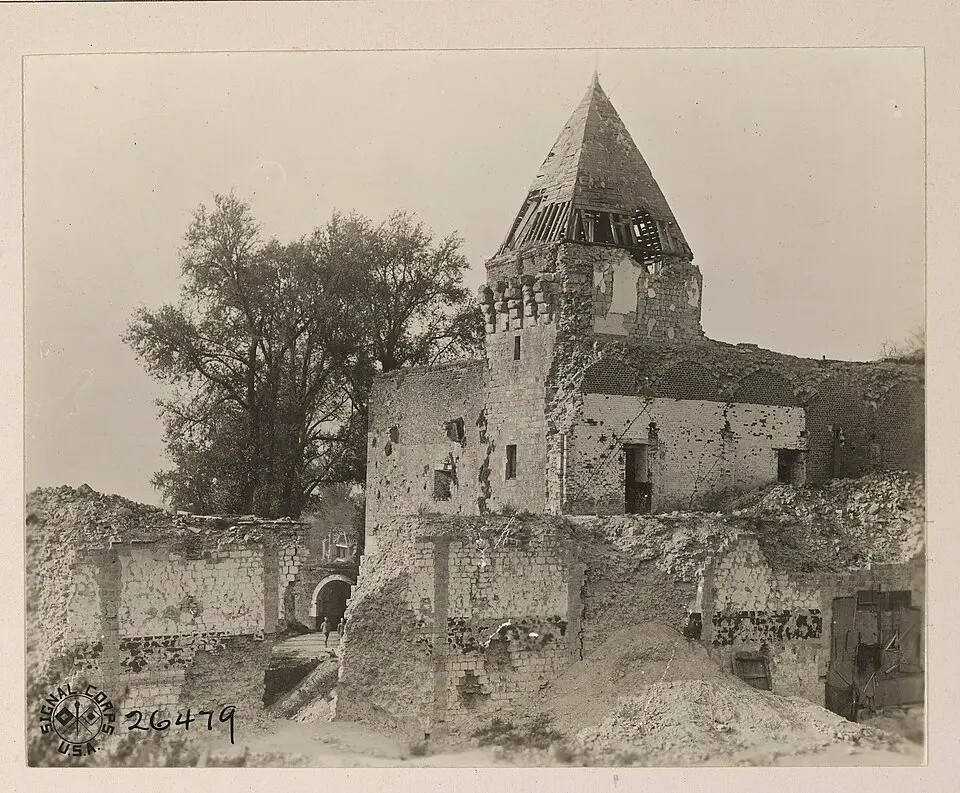 Obrázok: U.S. National Archives and Records Administration · Public domain château de Ham