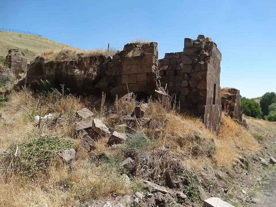 Image: Leon petrosyan · CC BY-SA 4.0 Matnavank Manastırı