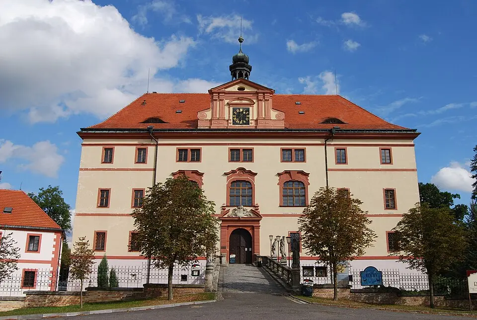 Schloss Lnáře